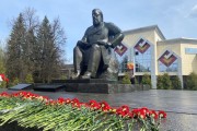  Церемония возложения цветов к памятнику И.Я. Яковлеву в сквере у Национальной библиотеки 